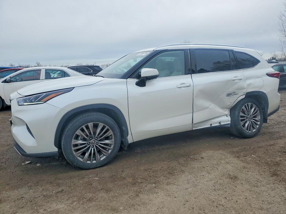 2021 TOYOTA HIGHLANDER — VIN 5TDFZRBH8MS102172