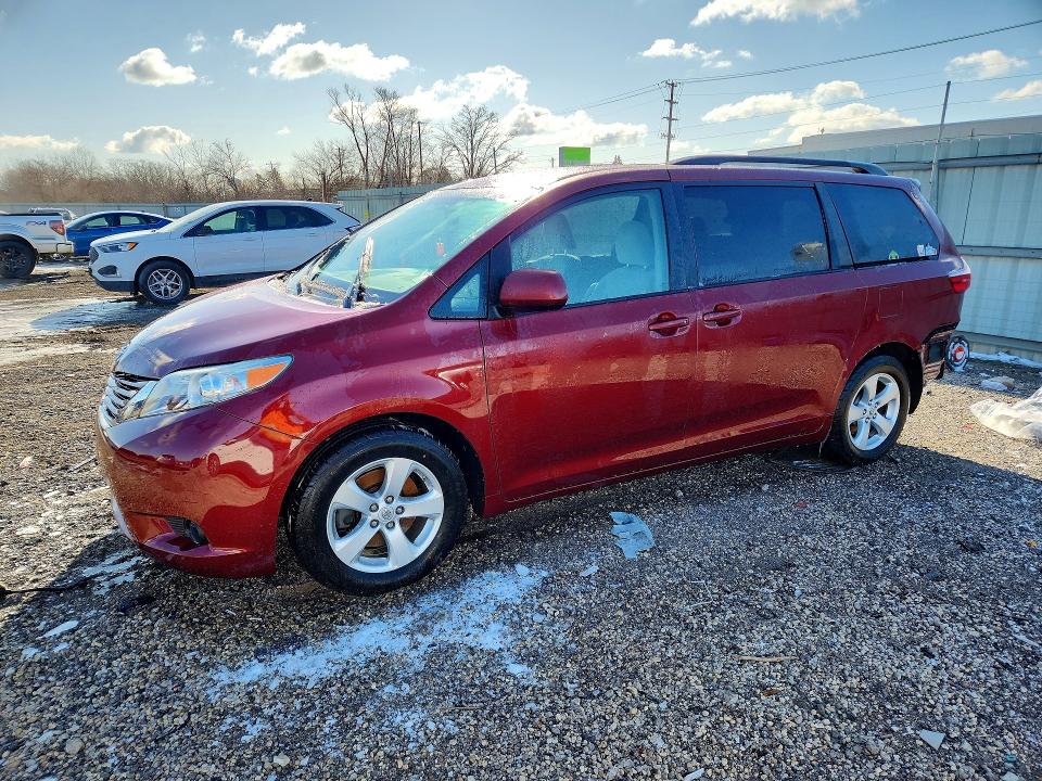 2016 TOYOTA SIENNA — VIN 5TDKK3DC0GS752667