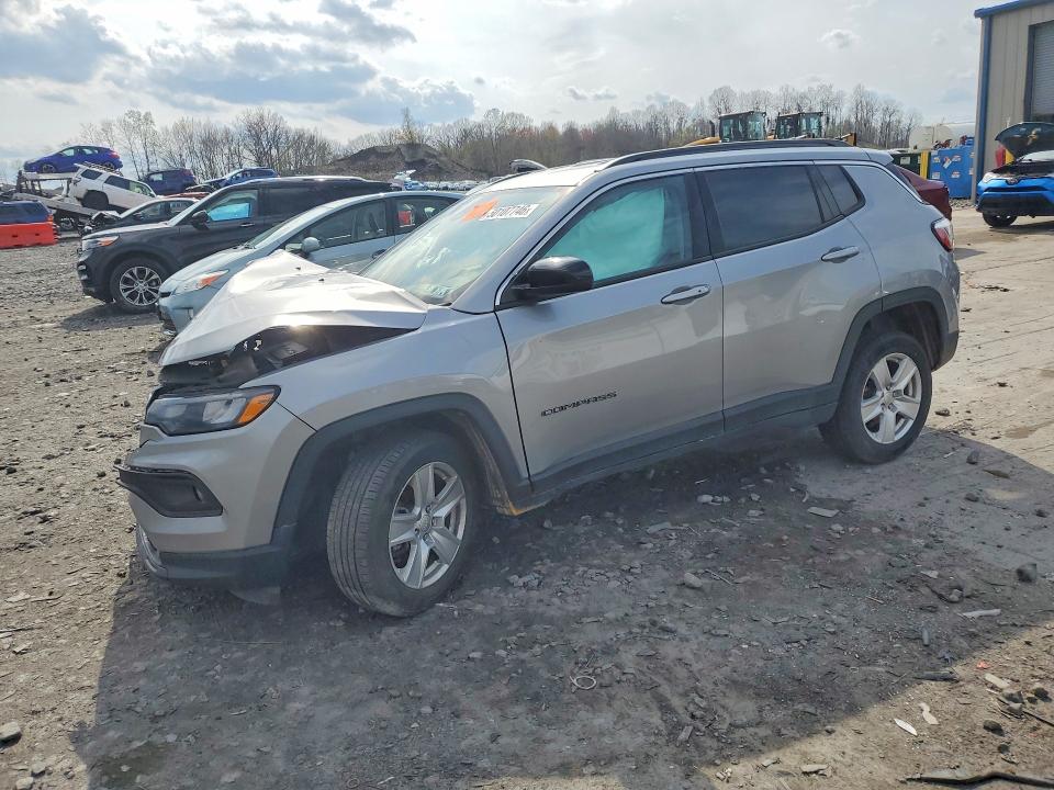 2022 JEEP COMPASS — VIN 3C4NJDBB9NT143788