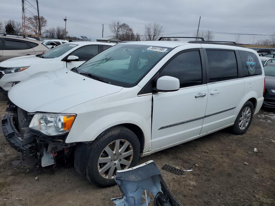 2016 CHRYSLER TOWN & COUNTRY — VIN 2C4RC1BG8GR198132
