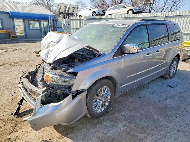 2015 CHRYSLER TOWN & COUNTRY — VIN 2C4RC1CG8FR596146