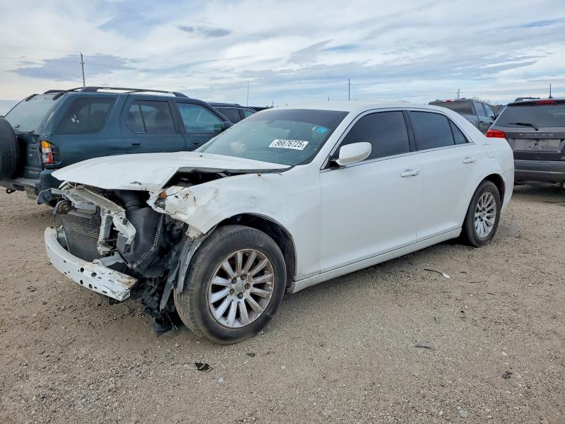 2015 CHRYSLER 300 — VIN 2C3CCAAG7FH735881