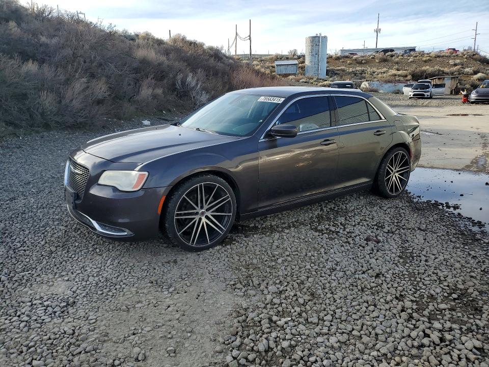 2015 CHRYSLER 300 — VIN 2C3CCAAG8FH766640