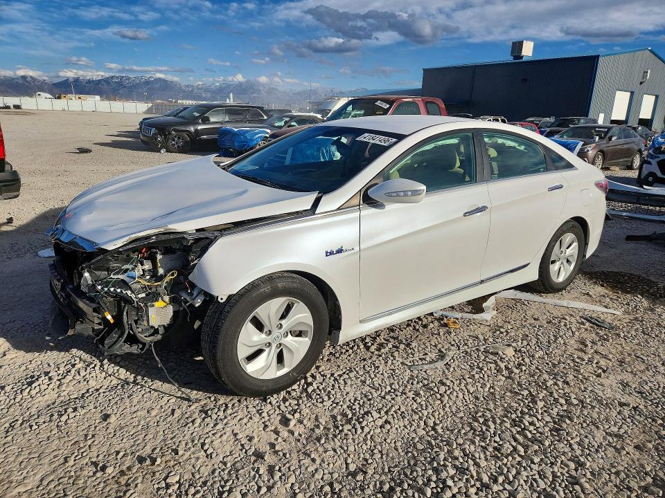 2015 HYUNDAI SONATA HYBRID — VIN KMHEC4A4XFA119792