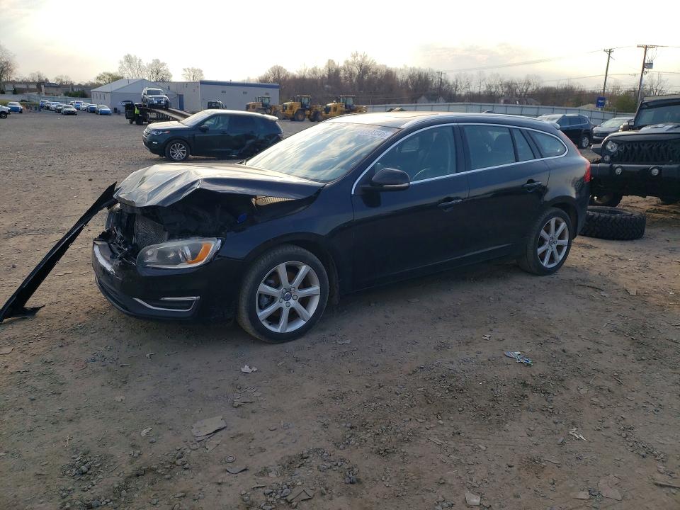 2016 VOLVO V60 — VIN YV140MEK1G1302205