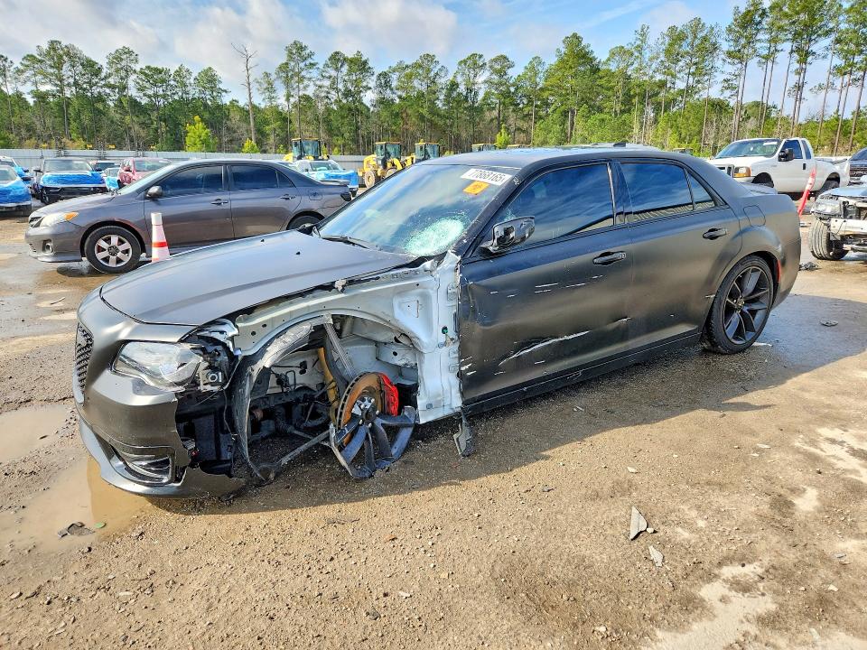 2023 CHRYSLER 300C — VIN 2C3CCAPJ9PH500211