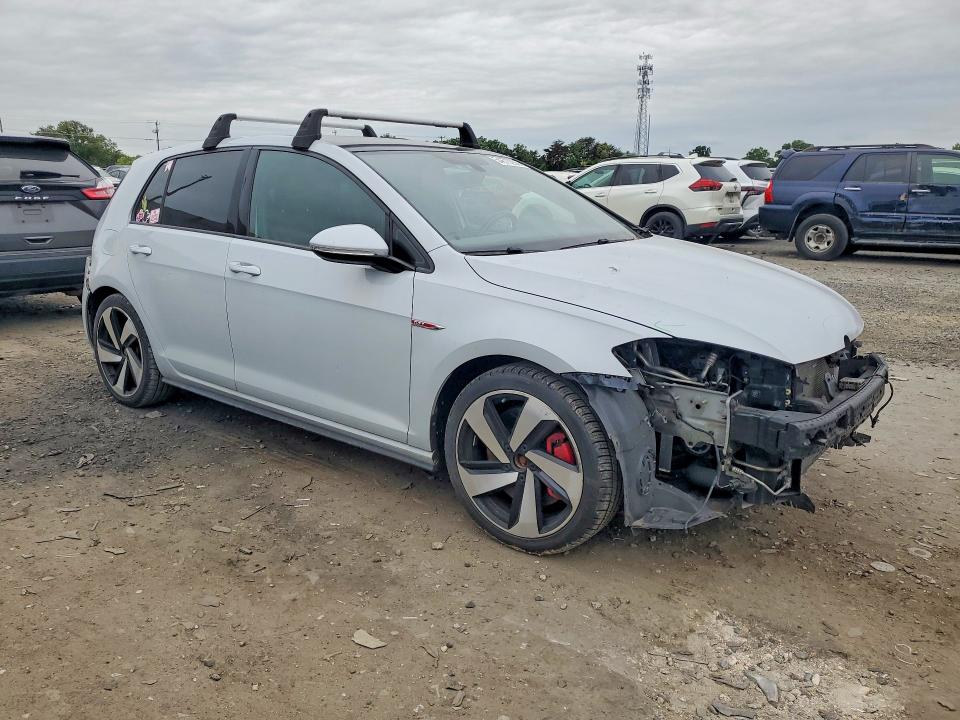 3VW547AU1JM263114