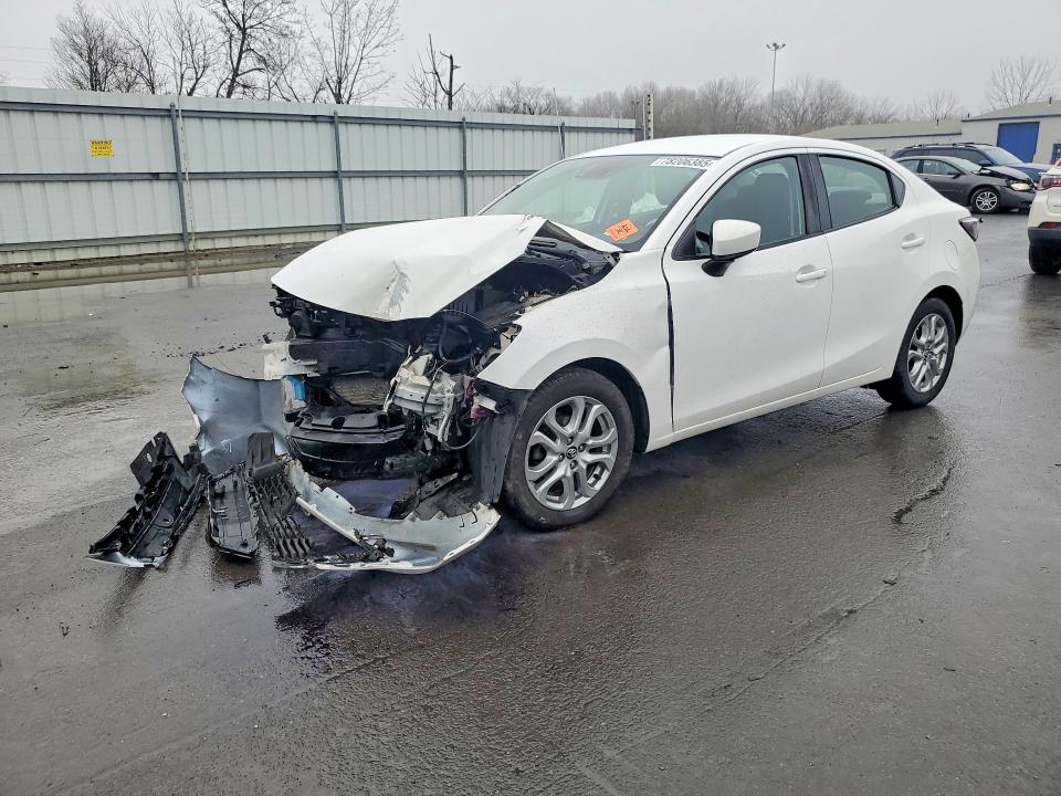 2018 TOYOTA YARIS — VIN 3MYDLBYV8JY330028