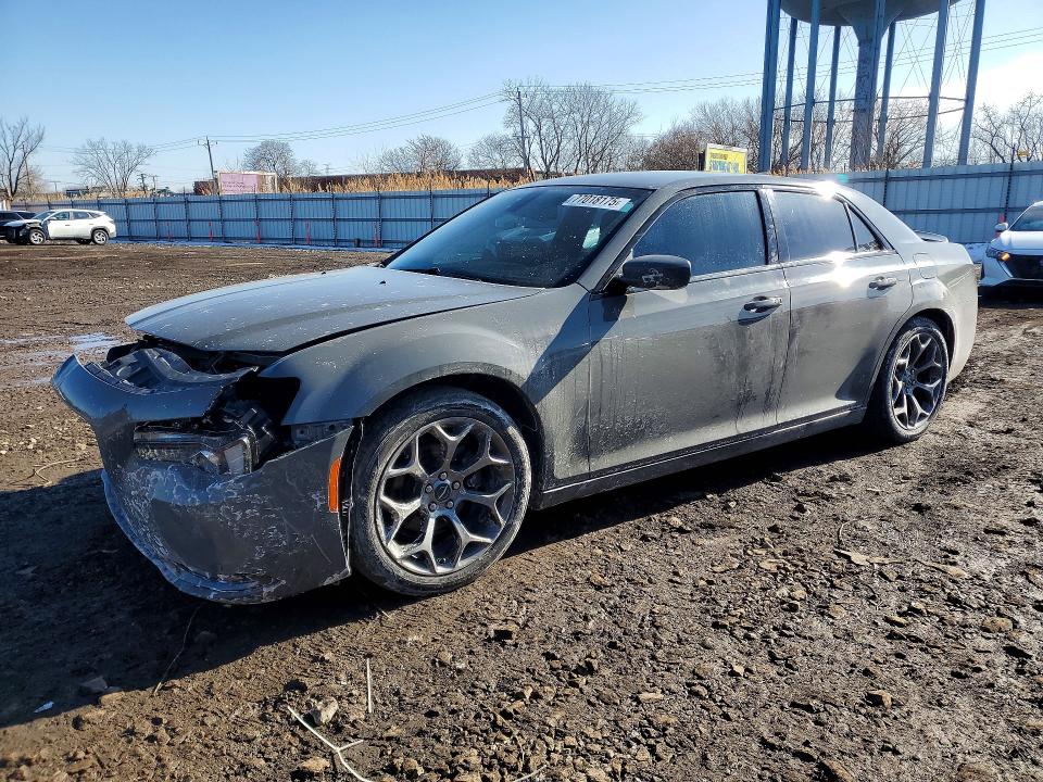 2018 CHRYSLER 300 — VIN 2C3CCABG0JH140412