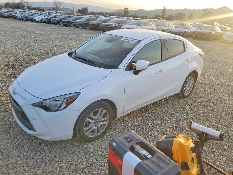 2018 TOYOTA YARIS IA — VIN 3MYDLBYV7JY320140