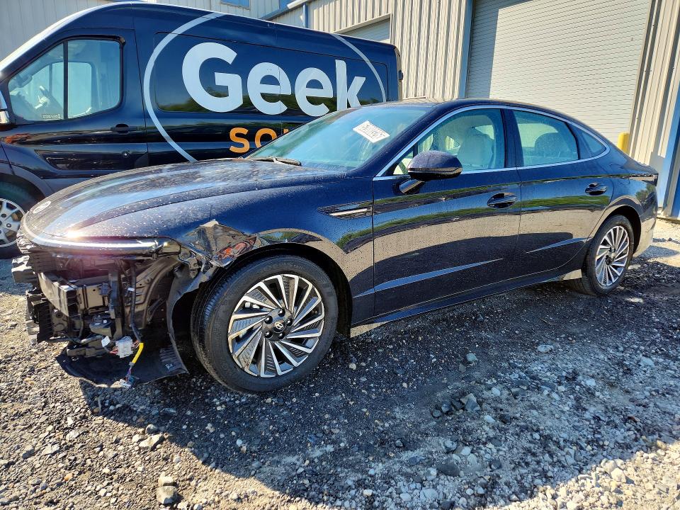 2025 HYUNDAI SONATA HYBRID — VIN KMHL34JJ4SA132268