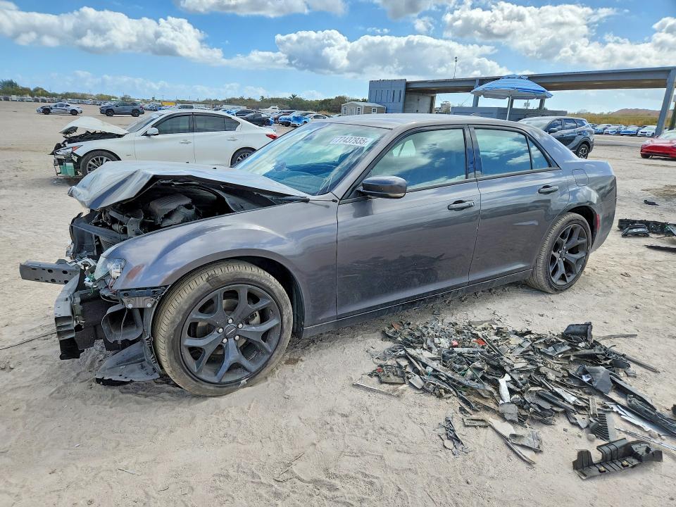 2021 CHRYSLER 300 — VIN 2C3CCABG2MH634386