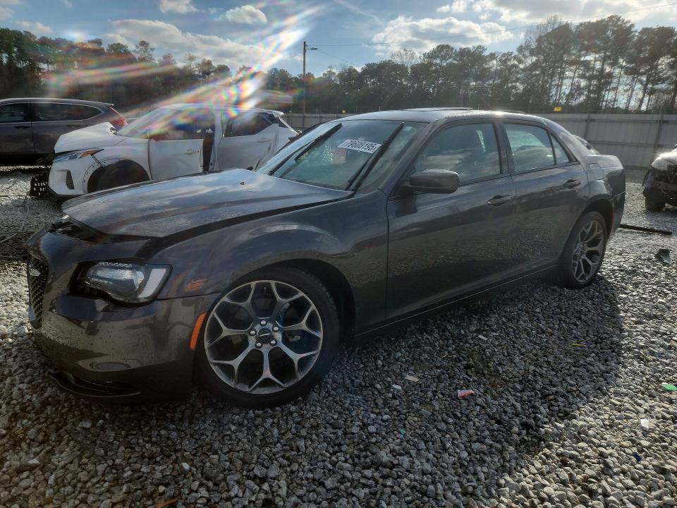 2015 CHRYSLER 300 — VIN 2C3CCABG0FH904251