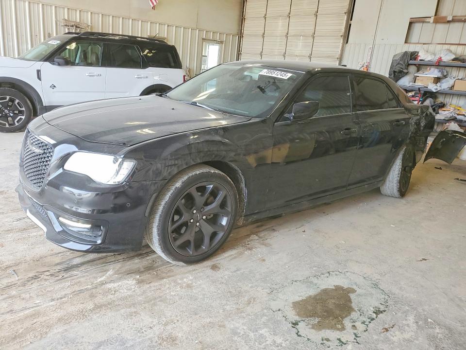 2023 CHRYSLER 300 — VIN 2C3CCADG9PH542029