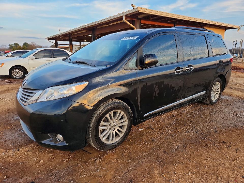 2015 TOYOTA SIENNA — VIN 5TDYK3DC6FS561926
