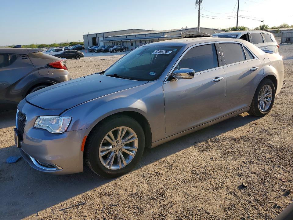 2017 CHRYSLER 300C — VIN 2C3CCAEG7HH552154