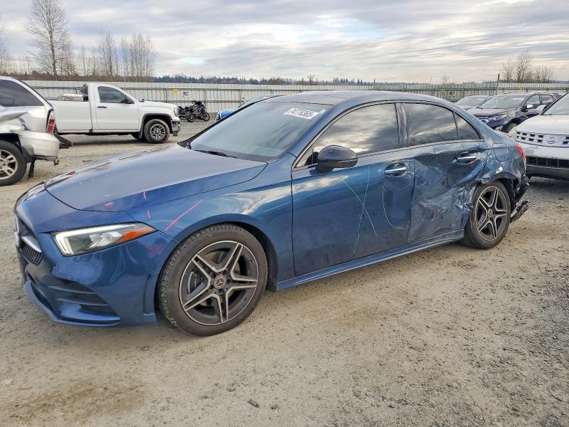 2019 MERCEDES-BENZ A 220 4MAT — VIN WDD3G4FBXKW031383