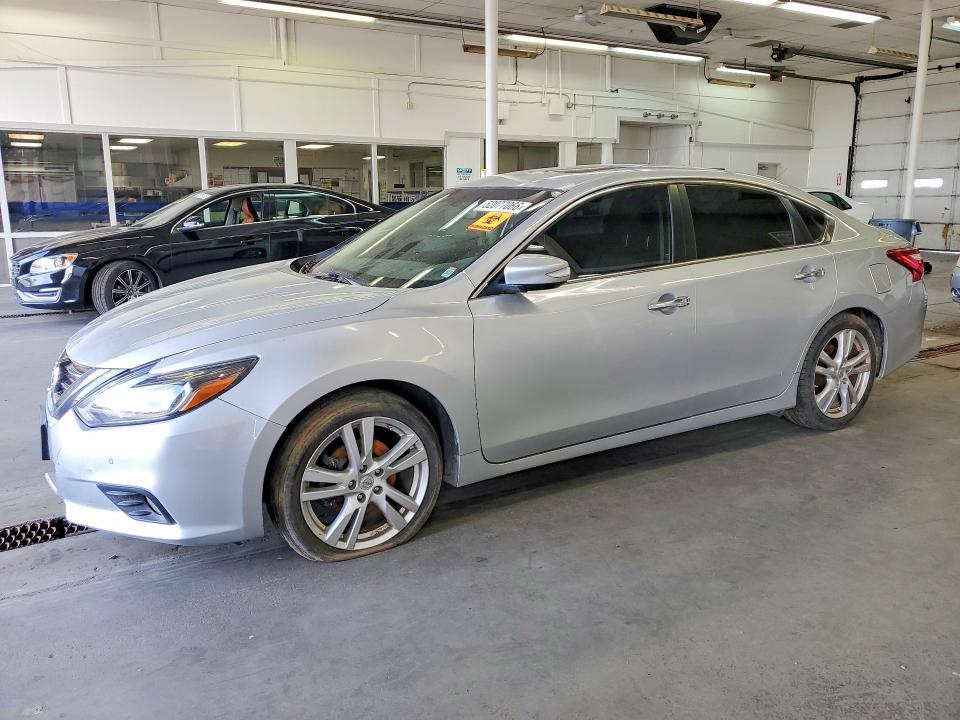 2017 NISSAN ALTIMA — VIN 1N4BL3AP0HC146895