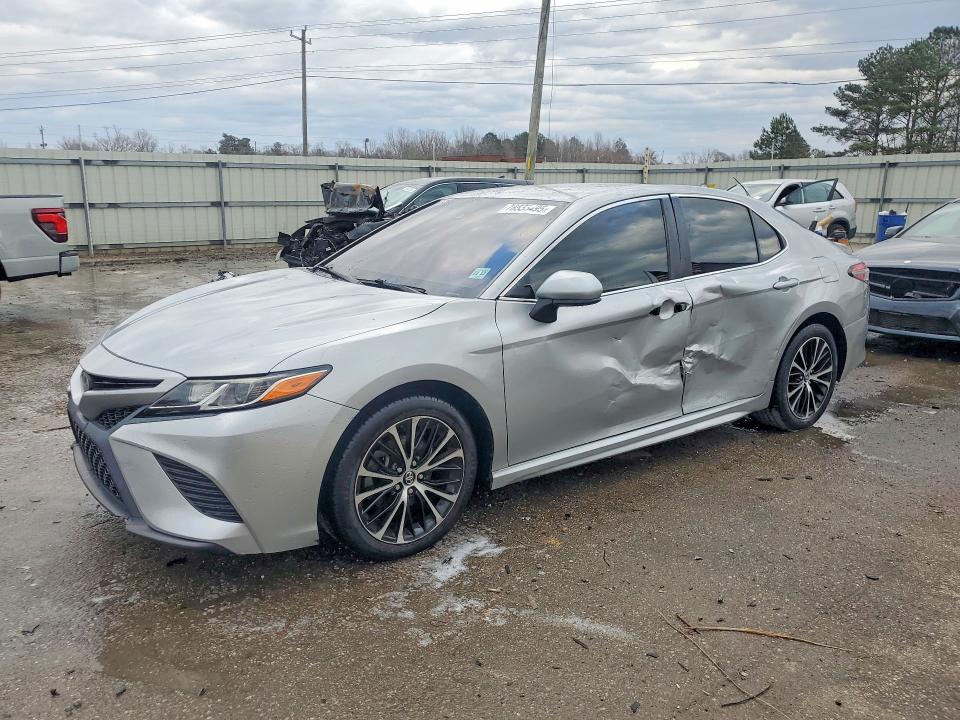 2018 TOYOTA CAMRY — VIN 4T1B11HK0JU043681