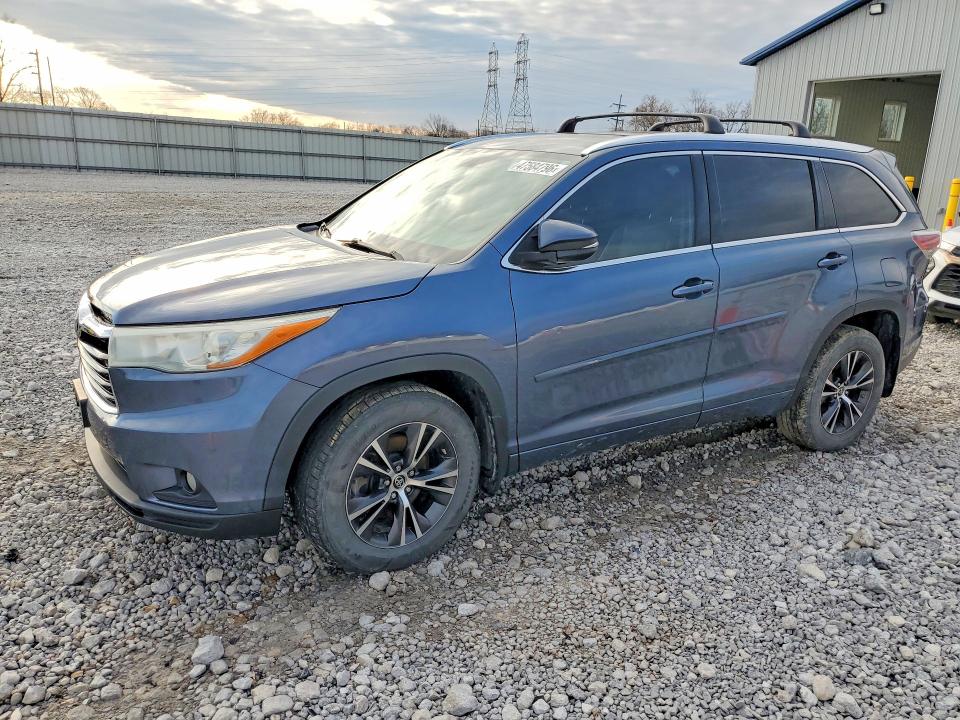 2016 TOYOTA HIGHLANDER — VIN 5TDJKRFH1GS242240