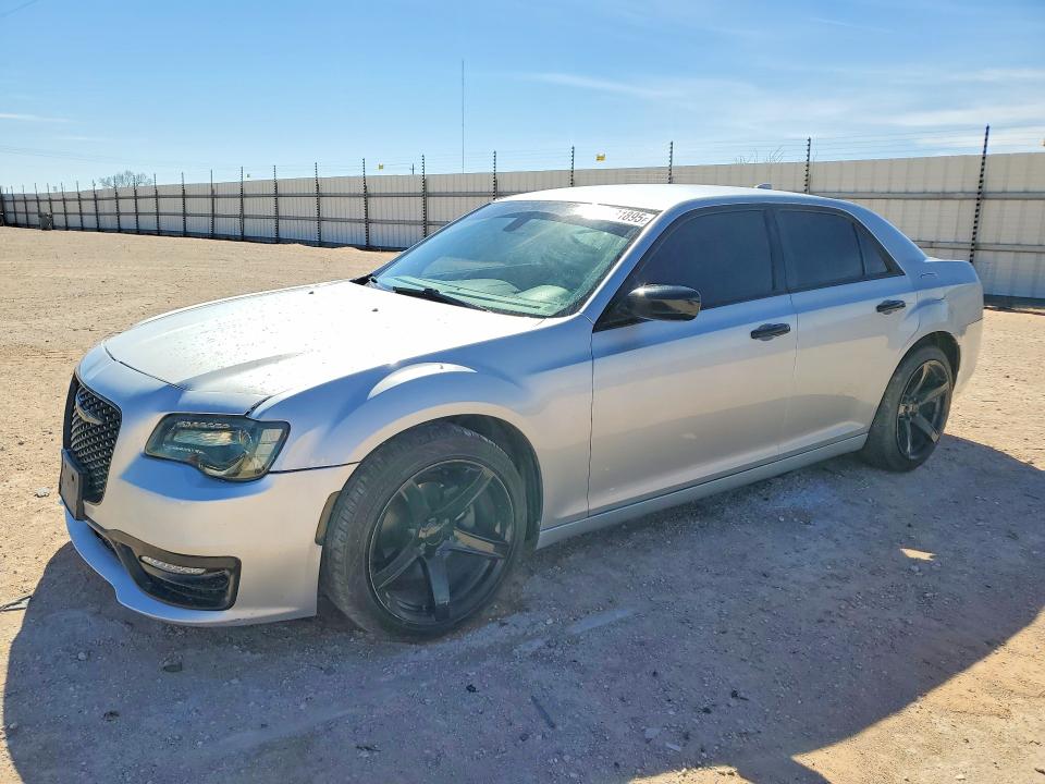 2020 CHRYSLER 300 — VIN 2C3CCAAG0LH209359