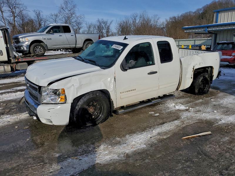 2011 CHEVROLET SILVERADO — VIN 1GCRKSE32BZ127444