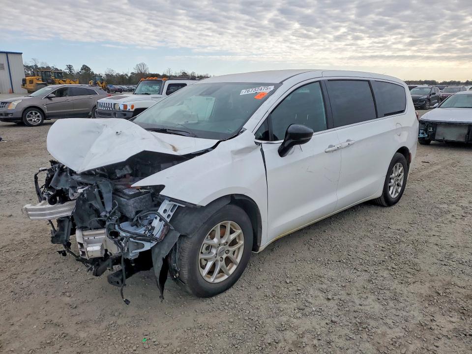 2025 CHRYSLER PACIFICA — VIN 2C4RC1BG1SR512843