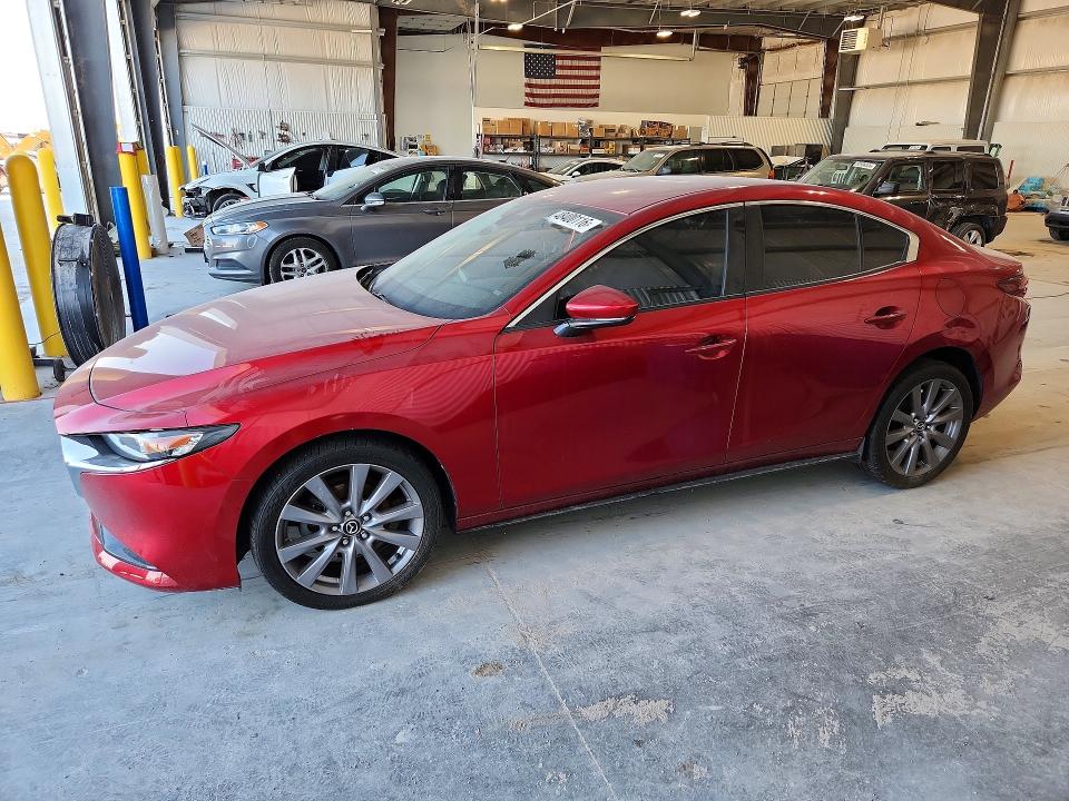 2019 MAZDA 3 — VIN JM1BPBAM1K1118010