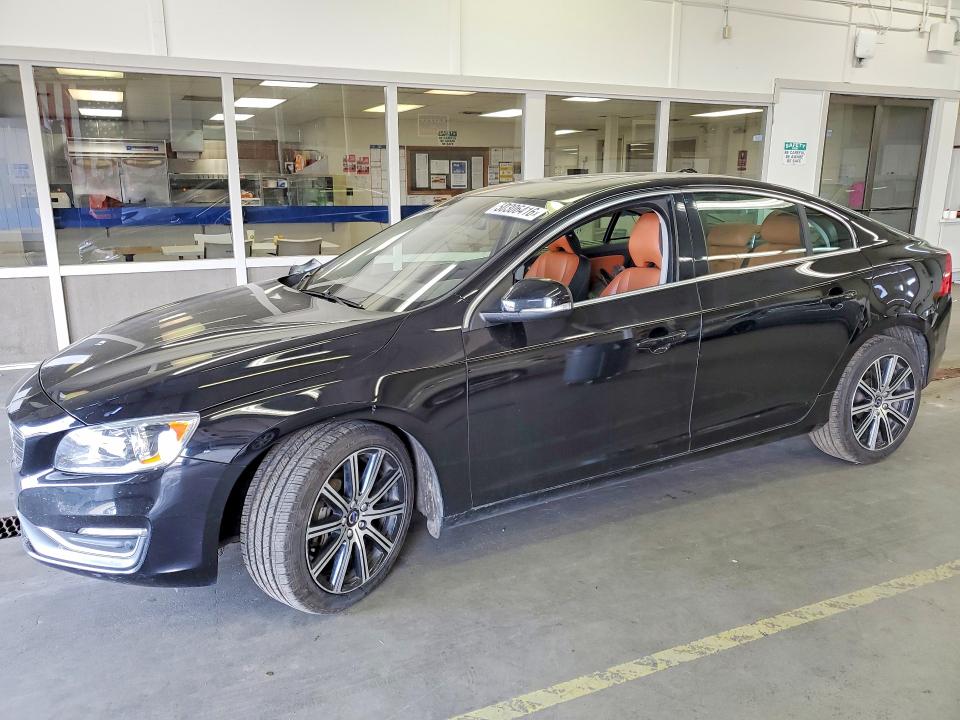 2017 VOLVO S60 — VIN LYV402TK7HB128888