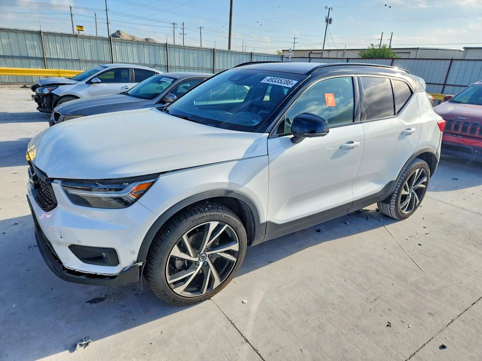 2022 VOLVO XC40 — VIN YV4162UM3N2772920