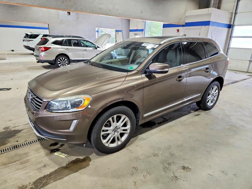 2015 VOLVO XC60 — VIN YV4612RMXF2634760