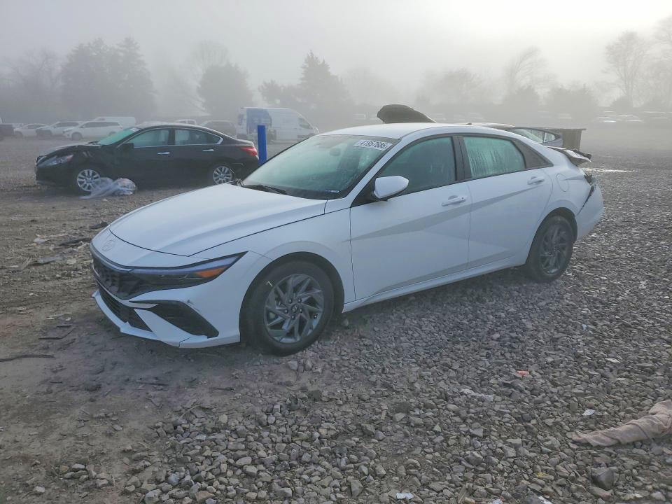 2024 HYUNDAI ELANTRA SEL — VIN KMHLM4DG2RU799135