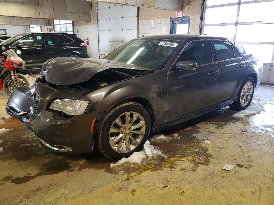 2015 CHRYSLER 300 — VIN 2C3CCARG9FH846257