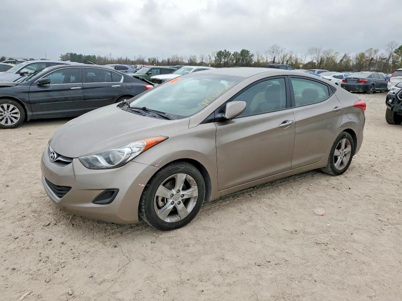 2013 HYUNDAI ELANTRA GL — VIN 5NPDH4AE3DH364725