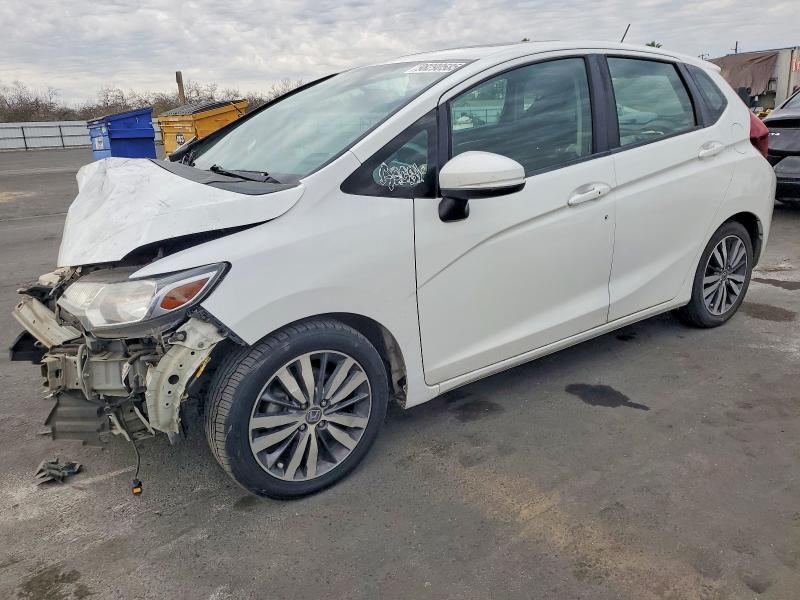 2015 HONDA FIT EX — VIN 3HGGK5H85FM725679