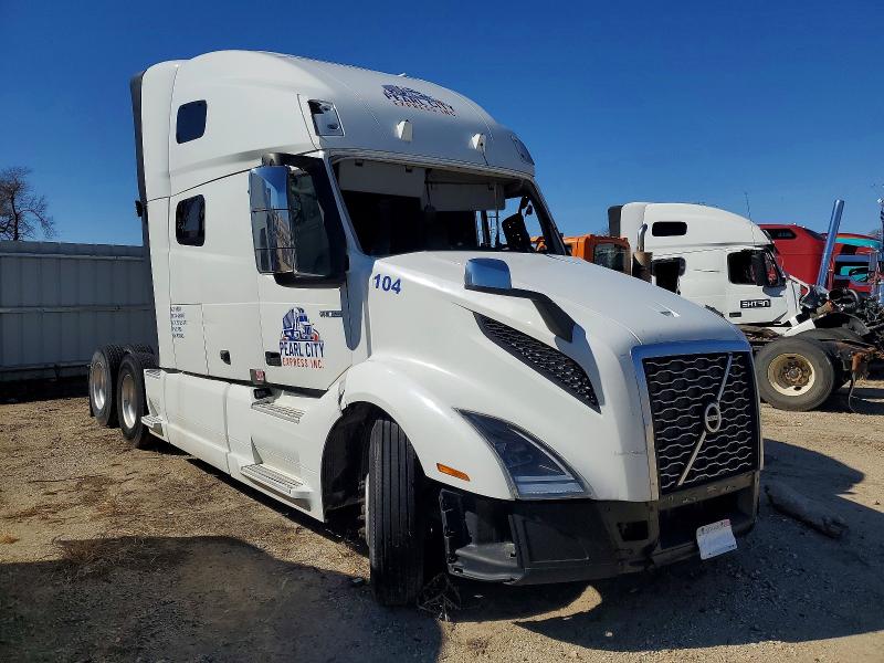 2020 VOLVO VN — VIN 4V4NC9EH7LN242165