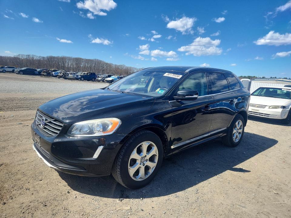 2016 VOLVO XC60 — VIN YV4612RK1G2852344