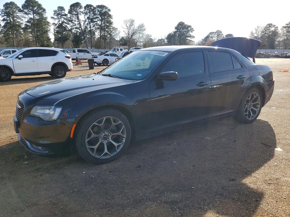 2018 CHRYSLER 300 — VIN 2C3CCABGXJH253736