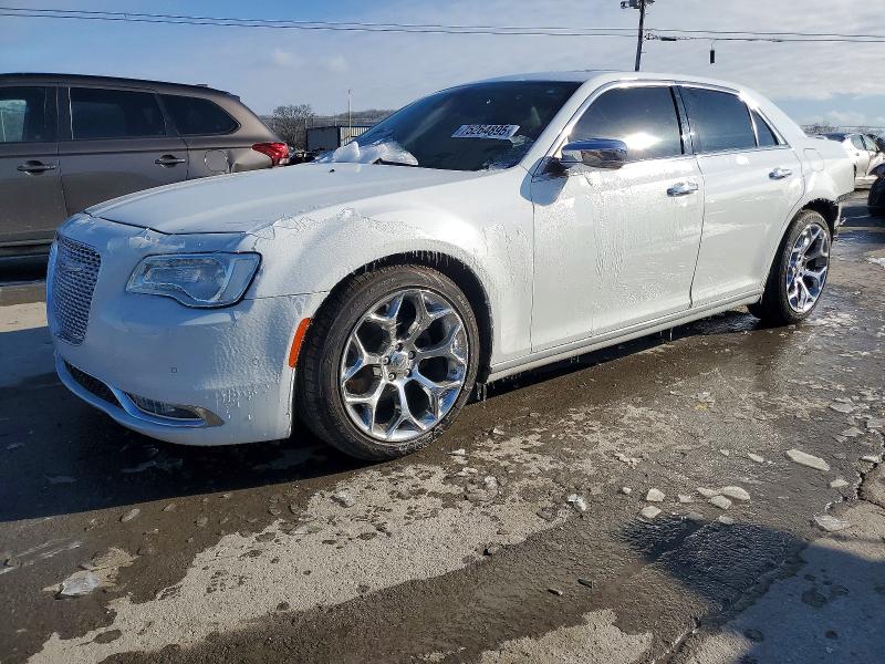 2018 CHRYSLER 300 — VIN 2C3CCAEG8JH203736