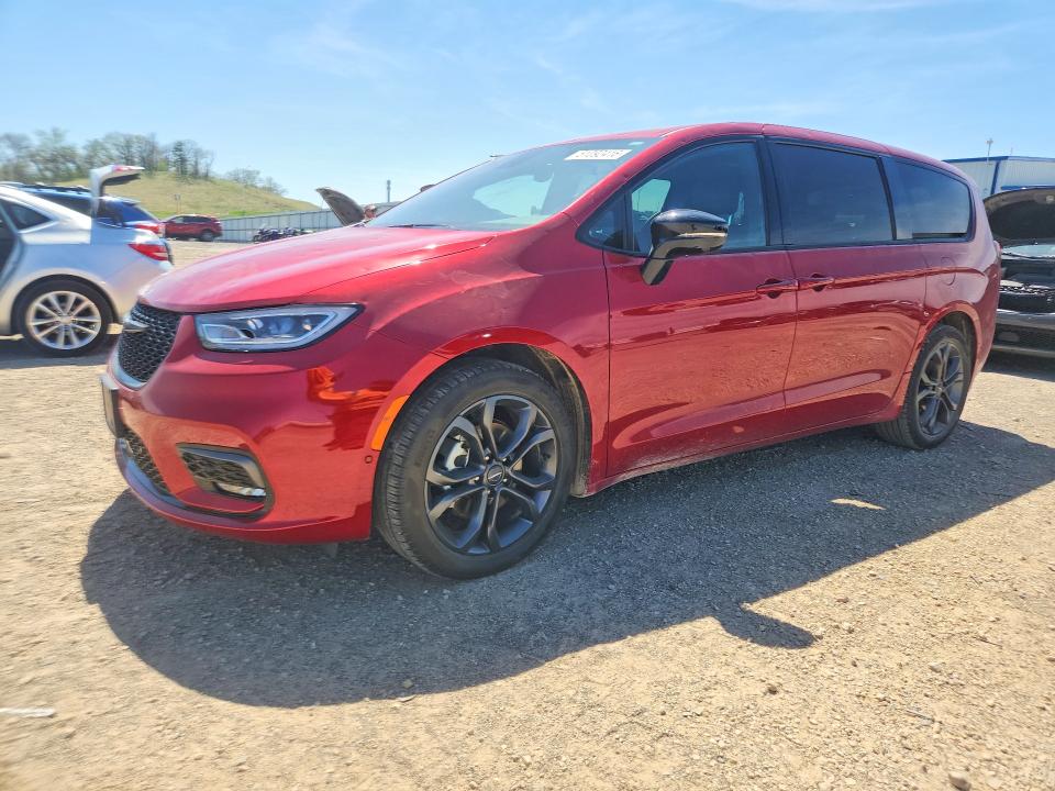 2026 CHRYSLER PACIFICA — VIN 2C4RC1BG4TR181712