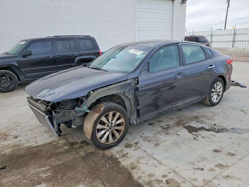 2017 KIA OPTIMA — VIN 5XXGT4L31HG131600