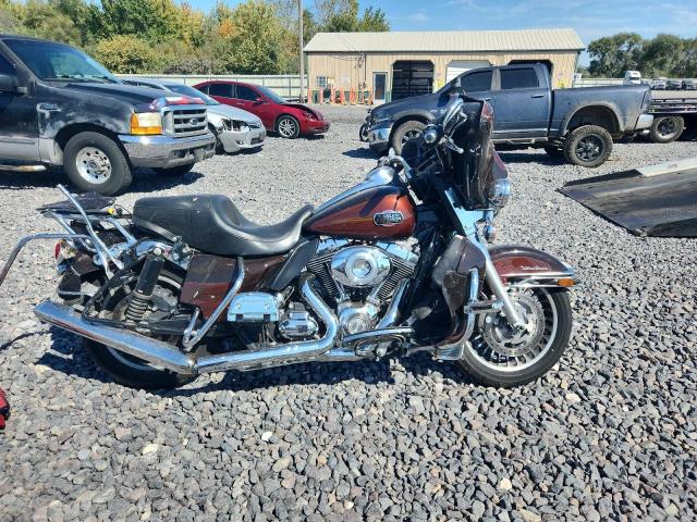2011 HARLEY-DAVIDSON FLHTCU — VIN 1HD1FC415BB618069