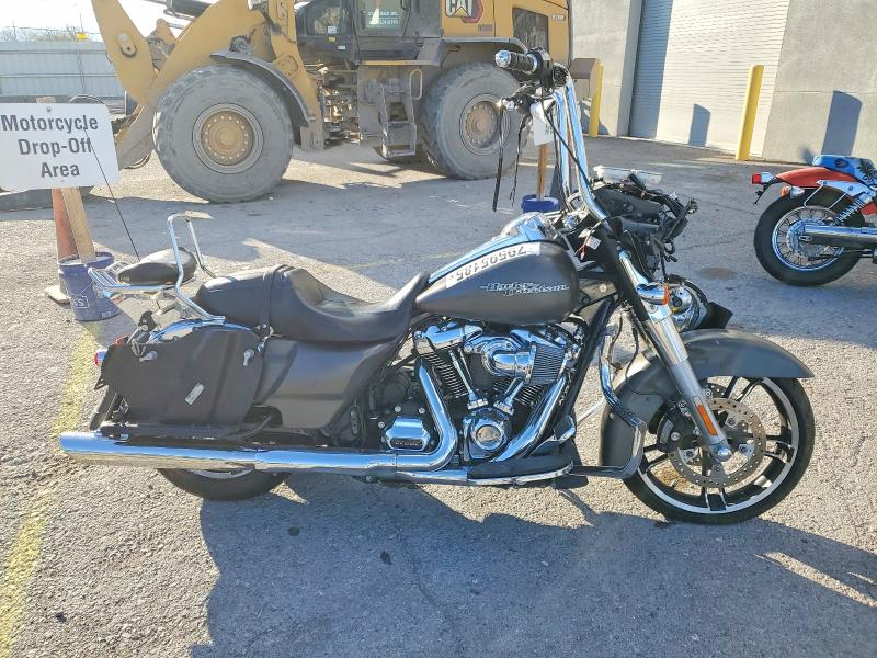 2018 HARLEY-DAVIDSON FLHX — VIN 1HD1KBC14JB666345