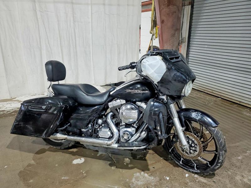 2016 HARLEY-DAVIDSON FLHXS STRE — VIN 1HD1KRM14GB677412