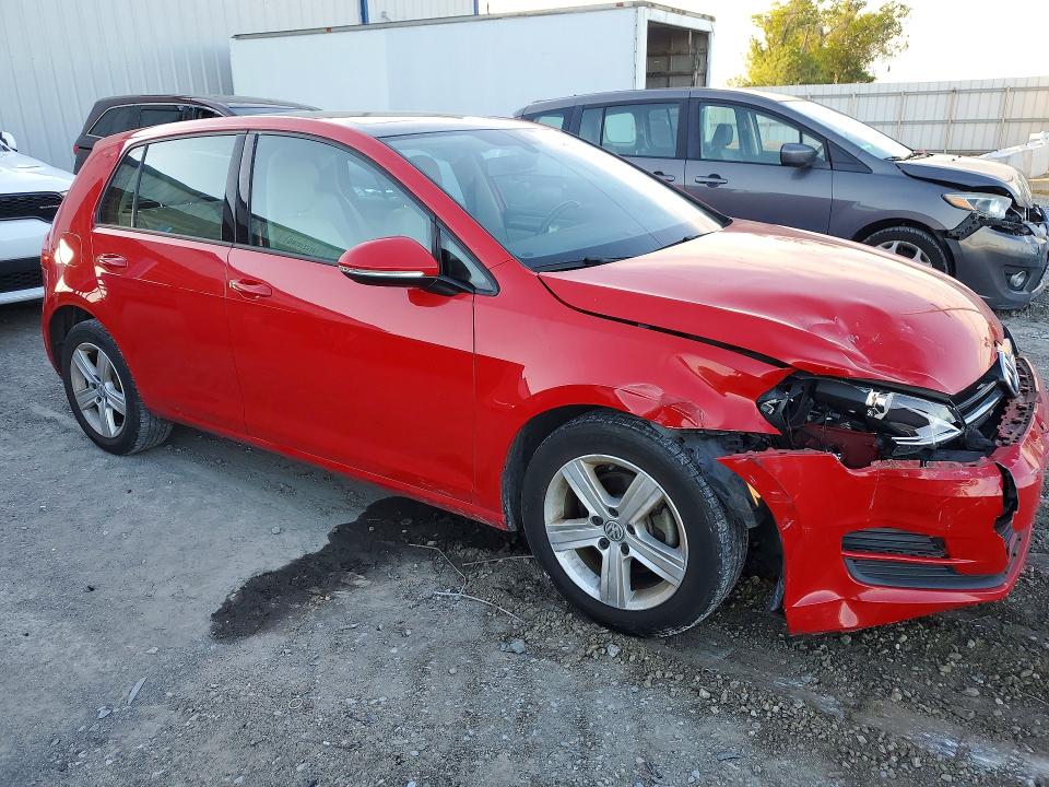 3VW217AU1HM028461