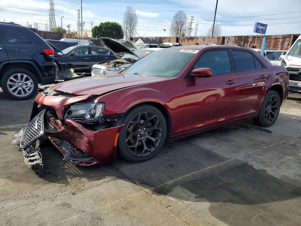 2019 CHRYSLER 300 — VIN 2C3CCABG0KH601061