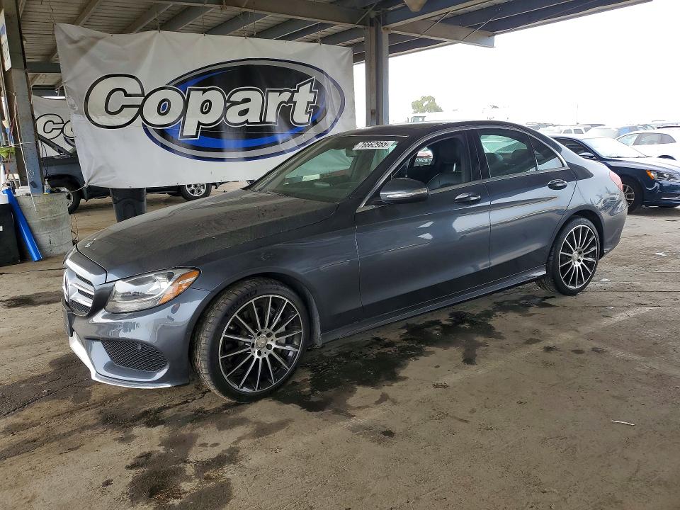 2015 MERCEDES-BENZ C 300 4MAT — VIN 55SWF4KB7FU017918
