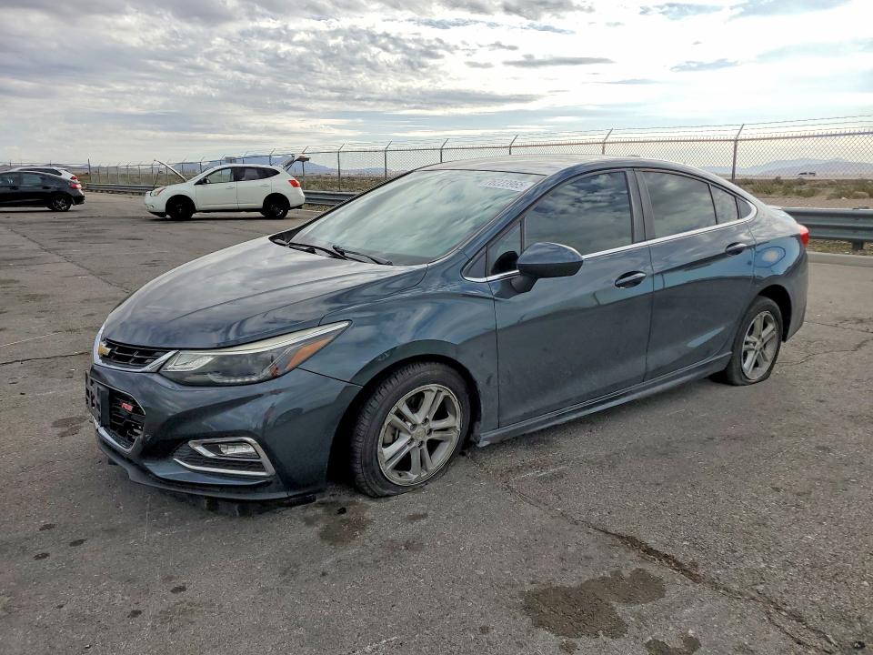 2018 CHEVROLET CRUZE — VIN 1G1BE5SM7J7206957