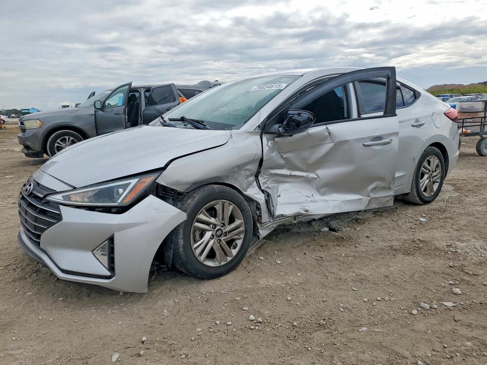 2020 HYUNDAI ELANTRA SE — VIN 5NPD84LF2LH500783
