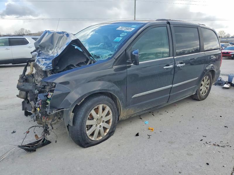 2015 CHRYSLER TOWN & COUNTRY — VIN 2C4RC1BG1FR562616